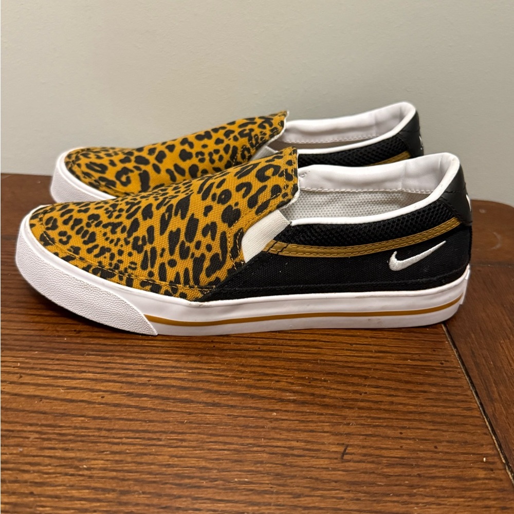 Nike court Legacy animal Leopard Print Slip-On Shoes sneakers 6‎